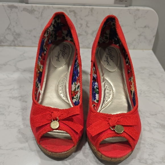 dexflex comfort Shoes - Dexflex Comfort Red Peep-Toe Wedges Woman's Size 8.5